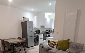 Contemporary Double Ensuite Room